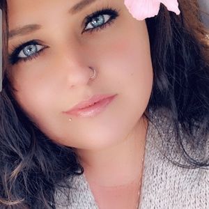 Meet your Posher, Daniella